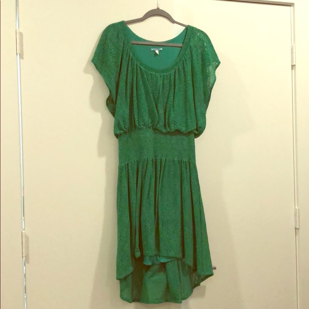 Leifnotes green dress